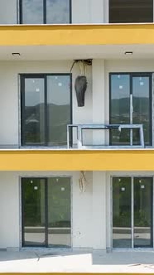 Construcción de rascacielos y mejoras en fachadas del edificio vertical de Alanya
