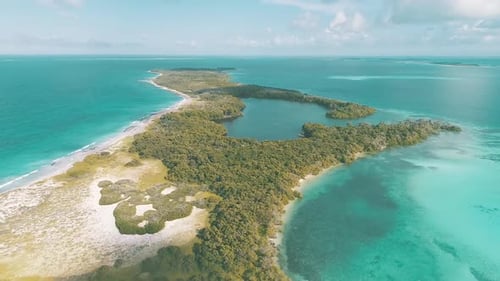 Los Roques Venezuela - Mer des Caraïbes - Paysage fantastique - Vue aérienne avancée de la plage d'Espen