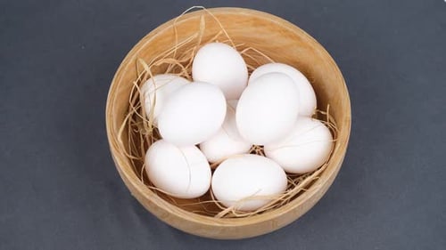 white egg rotate