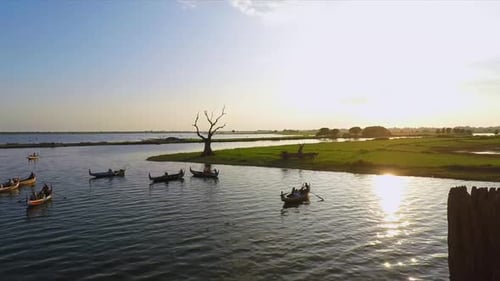Myanmar Mandalay Bridge Fischerboote Sunset Grean Field