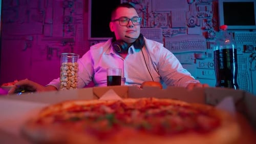 Pizza And Gamer