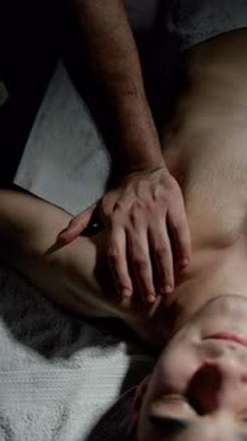 Massage for Relaxation and Shoulder Pain Relief