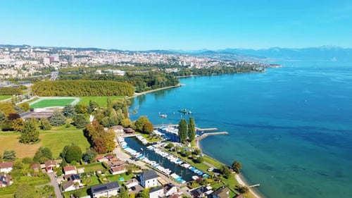 Luftaufnahme des Jachthafens am Genfer See, Schweiz.