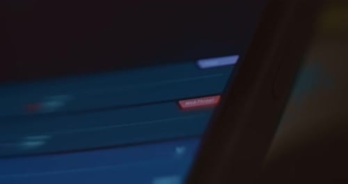 Intrusão de vírus e ameaça na Web usadas em tempo real