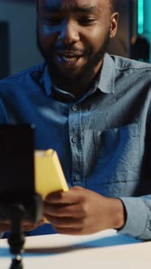 Reseña del libro patrocinado por Vertical Video Online Star Films