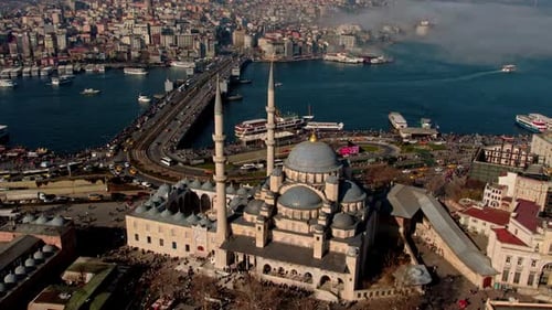 Neue Moschee von Eminönü, Galatabrücke und Bosporus