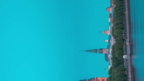 Riga Lettland Europa Hyperlapse Stadtbild Skyline In der Abendzeit Vertikales Filmmaterial Video von Beliebt