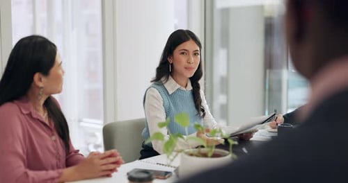 Comunicación, reunión y contratación de empresarios con planificación del papeleo