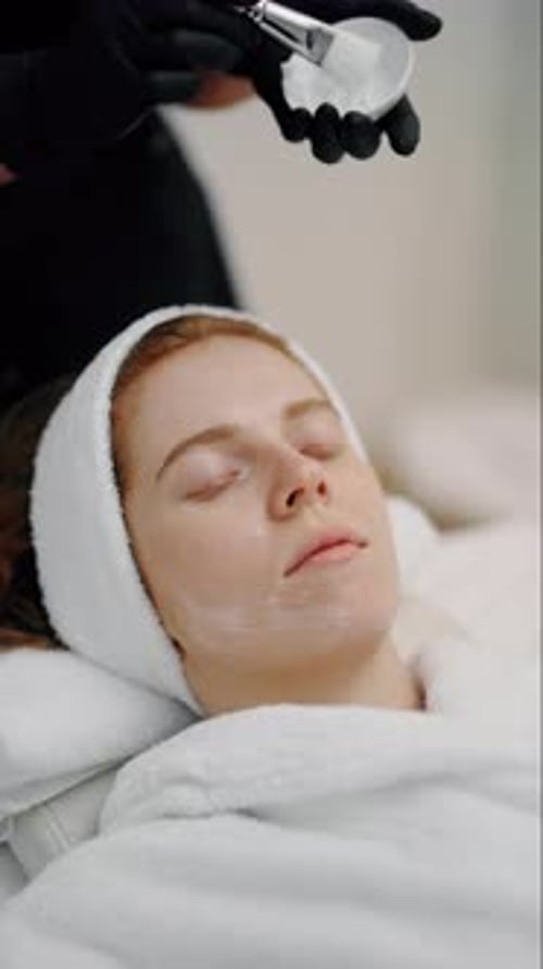 Relaxing Facial Treatment at a Spa with Gentle Skin Care Techniques