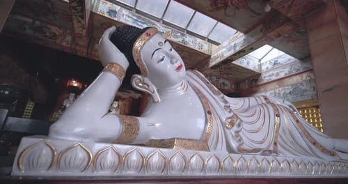 Gran Buda en el templo Linyuan Qingshuiyan
