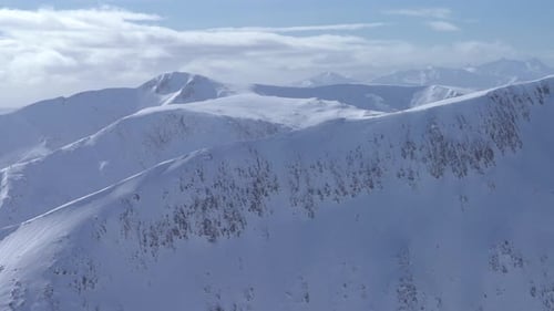 Extensión del interior escocés con nieve