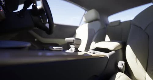 Intérieur de voiture moderne présentant un design épuré et des sièges spacieux