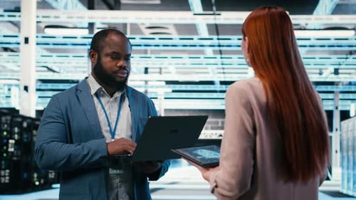 Data Center Team of Technicians Uses AI Deep Learning on Devices