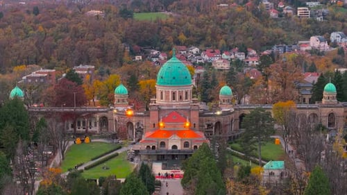 Luftaufnahme des Mirogoj-Friedhofs, Kroatien.