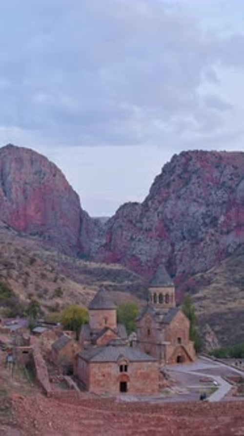 Monastère arménien de Noravank en timelapse (vertical)