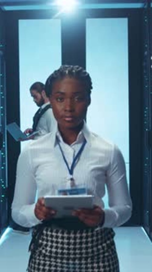 Professionals Involved in a Contemporary Data Center Setting and Environment of Operations