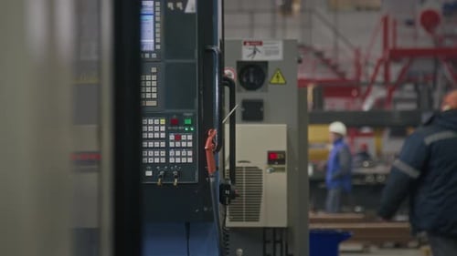 Industrieller Sequenzcontroller in der Produktionsanlage