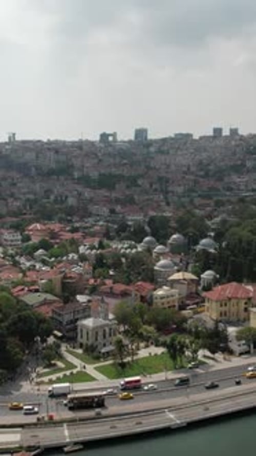 Vue sur le bord de mer en ville par Drone