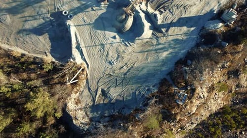 Brechanlage im Granitsteinbruch Ansicht von oben