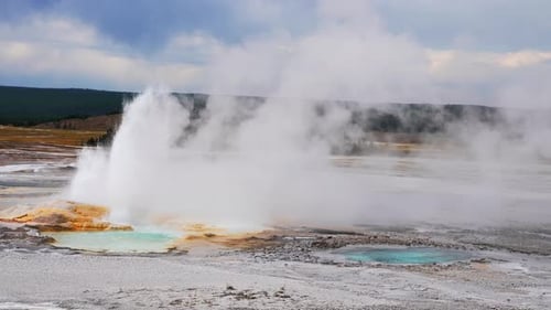 Belle vue sur le paysage géothermique de Hot Spring Pool