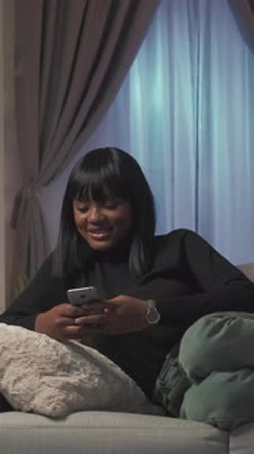 Vertical Gadget Evening Online Leisure Woman