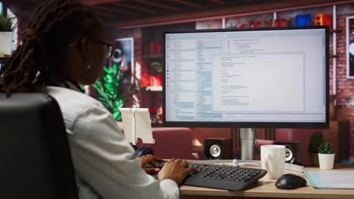 Programador en Computer Desk, programación y creación de software
