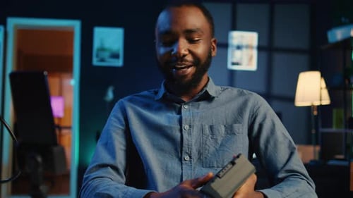 Media Star Reviews V Mount Battery