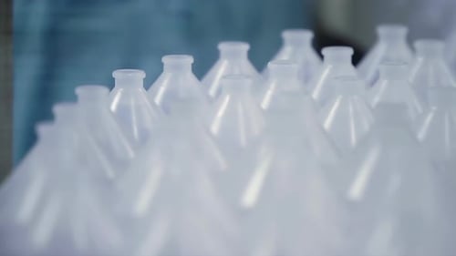 Procédé d'embouteillage de vaccins stériles pour le bétail - 4K