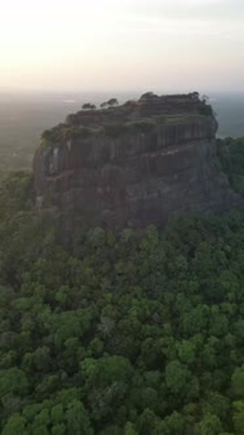 Vue aérienne de la forteresse de Sigiriya Lion Rock, Sri Lanka