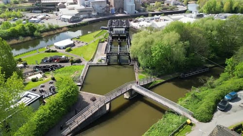 Remontée à bateaux Anderton par drone - survol par l'arrière