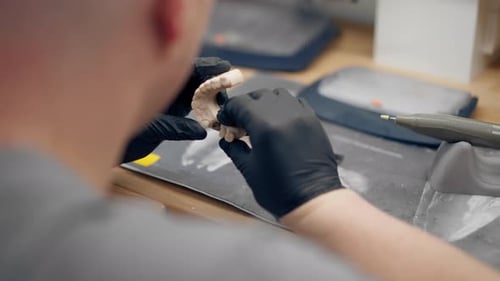 Close Up Professional Laboratory for the Production of Dental Protoses Veneers and Crowns a