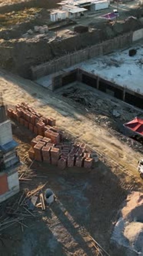 Vertical Video Machine Transports Soil to the Construction Site