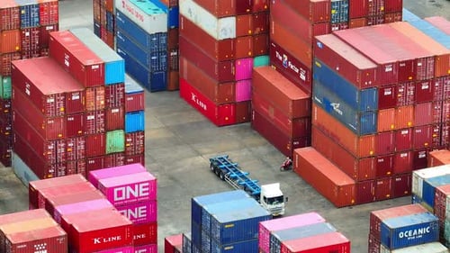 Ein Containerplatz aus der Sicht einer Drohne.
