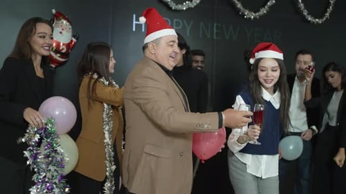 Festa de Ano Novo e comemoração para grupo de funcionários.