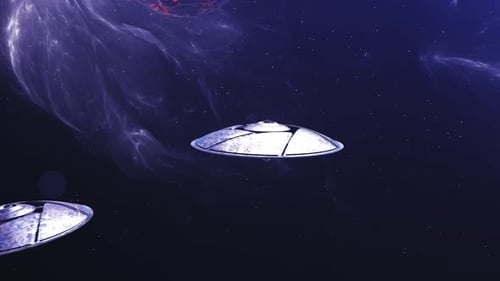 Außerirdische Flotte mit fliegenden Untertassen im Weltraum in der Nähe des toten Planeten