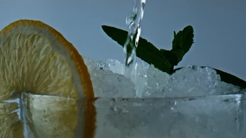 Refreshing Drink with Lemon, Mint, and Crushed Ice
