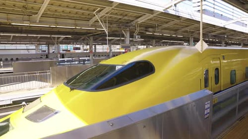 Dr. Yellow, popular tren bala de diagnóstico en la estación de Shin-Osaka
