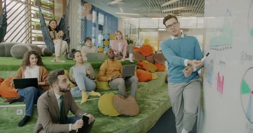 Team Discusses Data at Modern Workplace Presentation