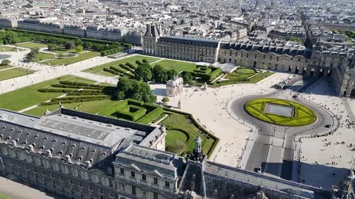 Museu do Louvre em Paris Ile De France, na França.