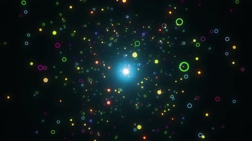 Mehrfarbiges Teilchen in Form eines magischen Kreises, das sich auf schwarzem Hintergrund bewegt, Kamera, die durch Partikel fliegt