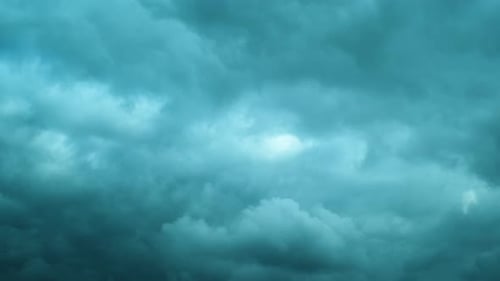 Zeitrafferwolken von einem herrlichen Himmel