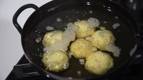 Wie man Sata Andagi macht