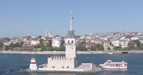 Luftaufnahme des Jungfrauenturms am Bosporus in Istanbul