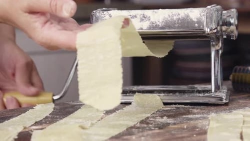 Making Pasta with a Pasta Machine at Home