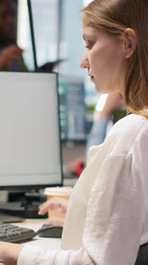 Vertical Video Engineer Coding with AI Language Model Assistance in Office Listening Music