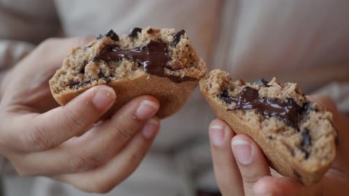 Chocolate Chip Cookie with Melted Chocolate Filling