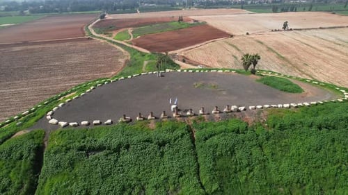 Vidéo aérienne au-dessus d'un parc à Hod Hasharon