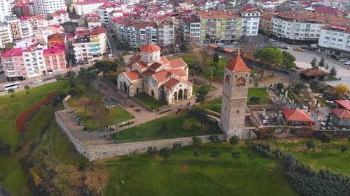 4k-Luftbild der Hagia Sophia Moschee in der Stadt Trabzon