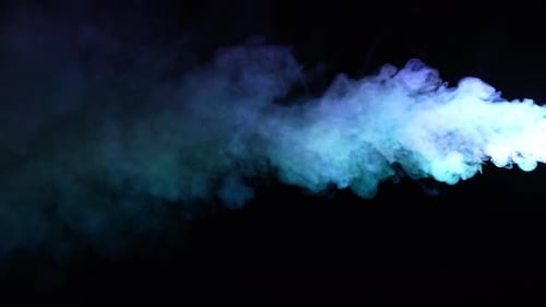 Abstrakte Rauchstruktur über schwarzem Hintergrund, Nebel in der Dunkelheit