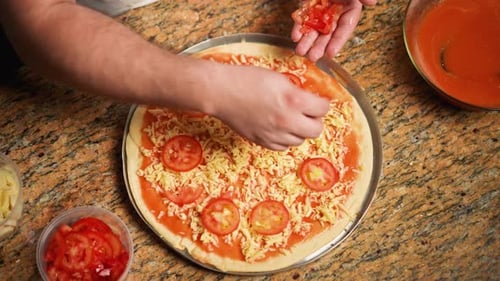 Margherita Pizza von oben nach unten